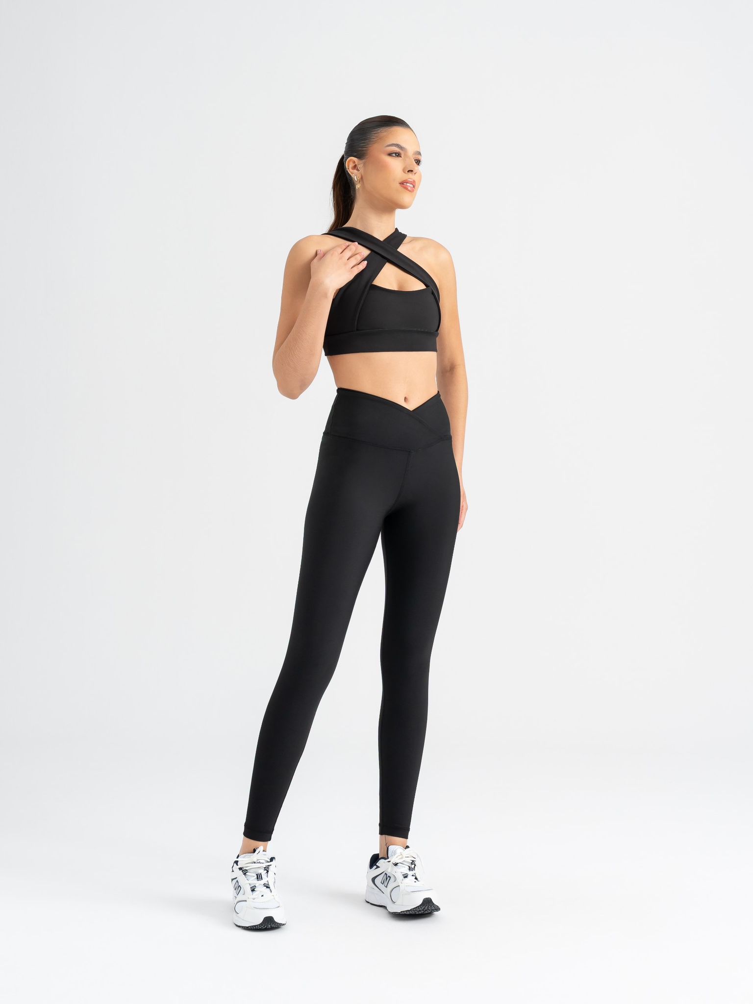 Kadın Siyah Spor Takım – Çapraz Yaka Büstiyer & Yüksek Bel Tayt (Premium Fit)